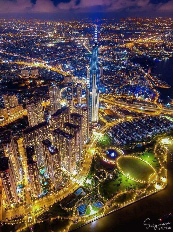 LANDMARK 81 NIGHT