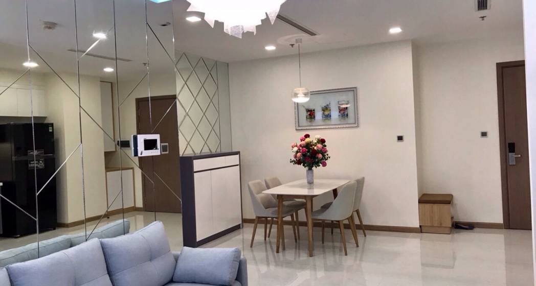 Căn hộ dịch vụ 2 phòng ngủ, tầng cao – Park 6 – Vinhomes Central Park