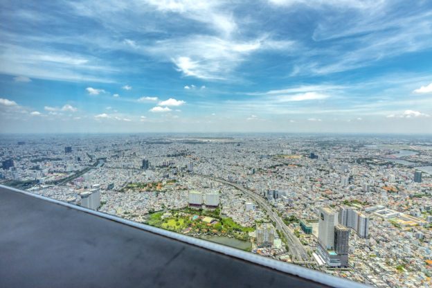 Ngắm toàn cảnh Thành Phố Hồ Chí Minh từ đài quan sát Landmark 81 SkyView